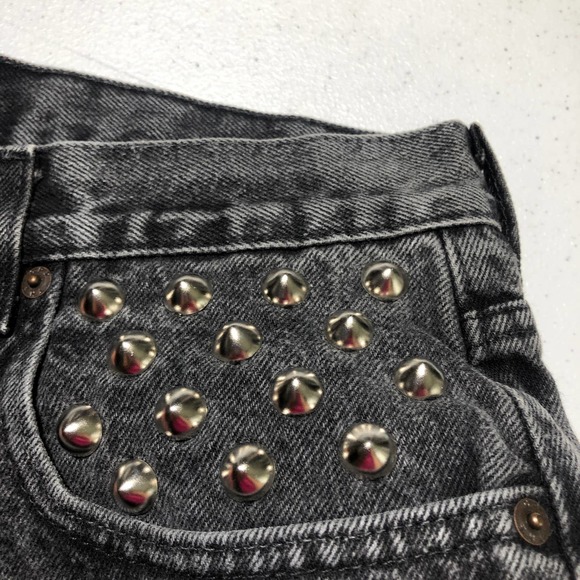 Gap Denim (31) VINTAGE 90s Black Easy Fit Floral Patch Studd Cut Off Jean Shorts - Picture 8 of 11